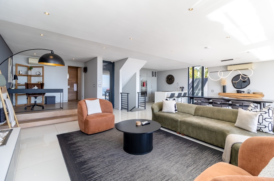 To Let 3 Bedroom Property for Rent in Green Point Western Cape